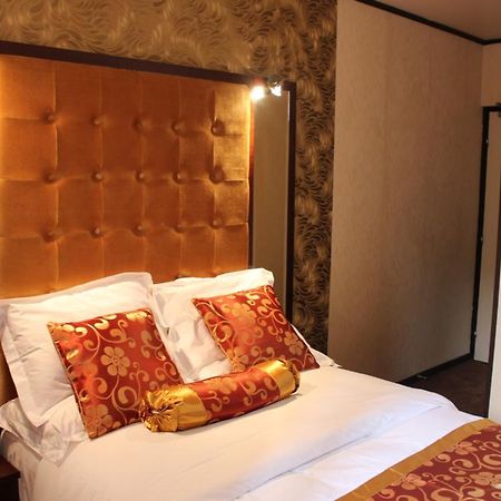 Hotel Des Buttes Chaumont Париж Екстериор снимка