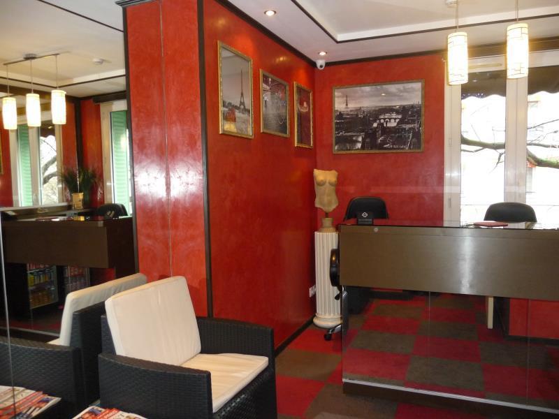 Hotel Des Buttes Chaumont Париж Екстериор снимка